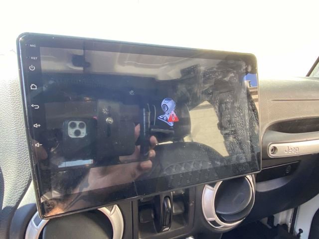 Used 2018 Jeep Wrangler Unlimited Sahara image 16