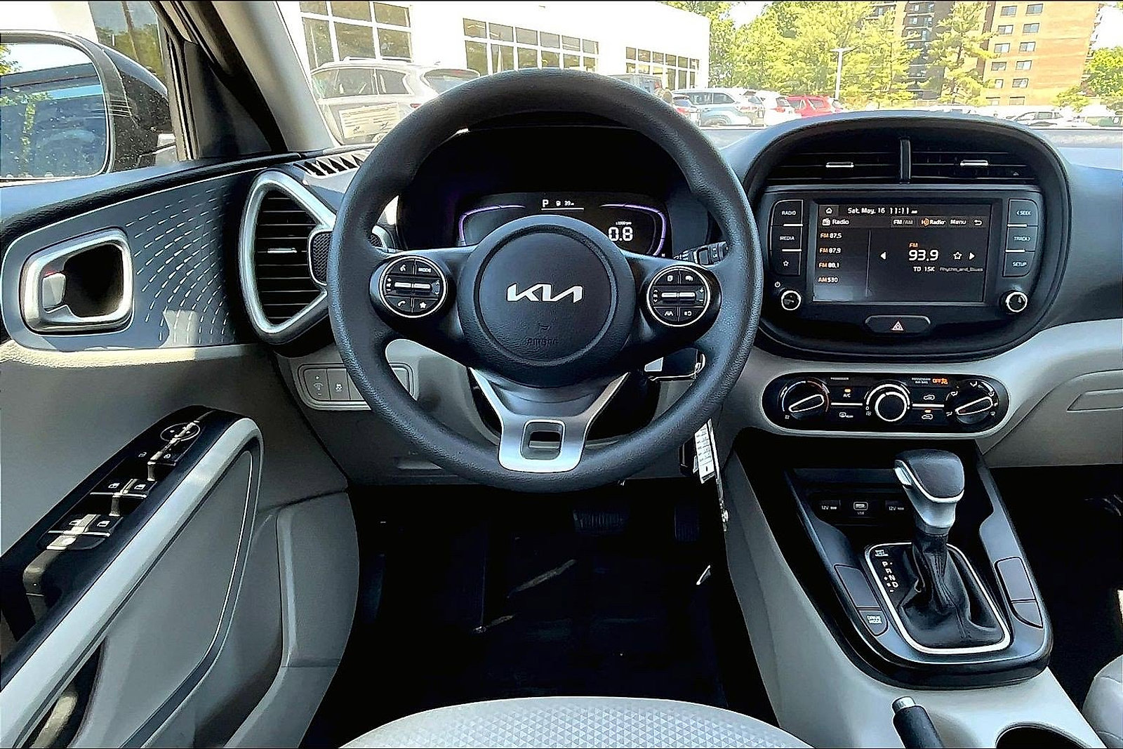 Used 2025 Kia Soul LX FWD image 5