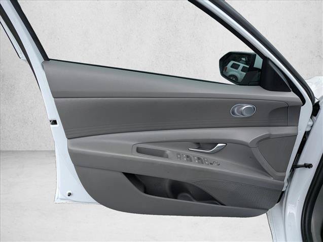 Certified 2026 Hyundai Elantra SE w/ Cargo Package FWD image 21