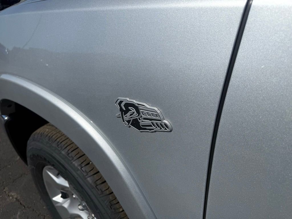 New 2026 RAM 1500 4x4 Crew Cab image 10