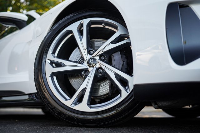 Used 2022 Audi e-tron GT Premium Plus image 18