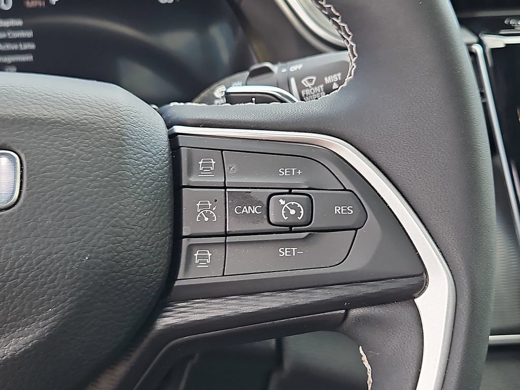 Certified 2025 Jeep Grand Cherokee L Altitude AWD/4WD image 22