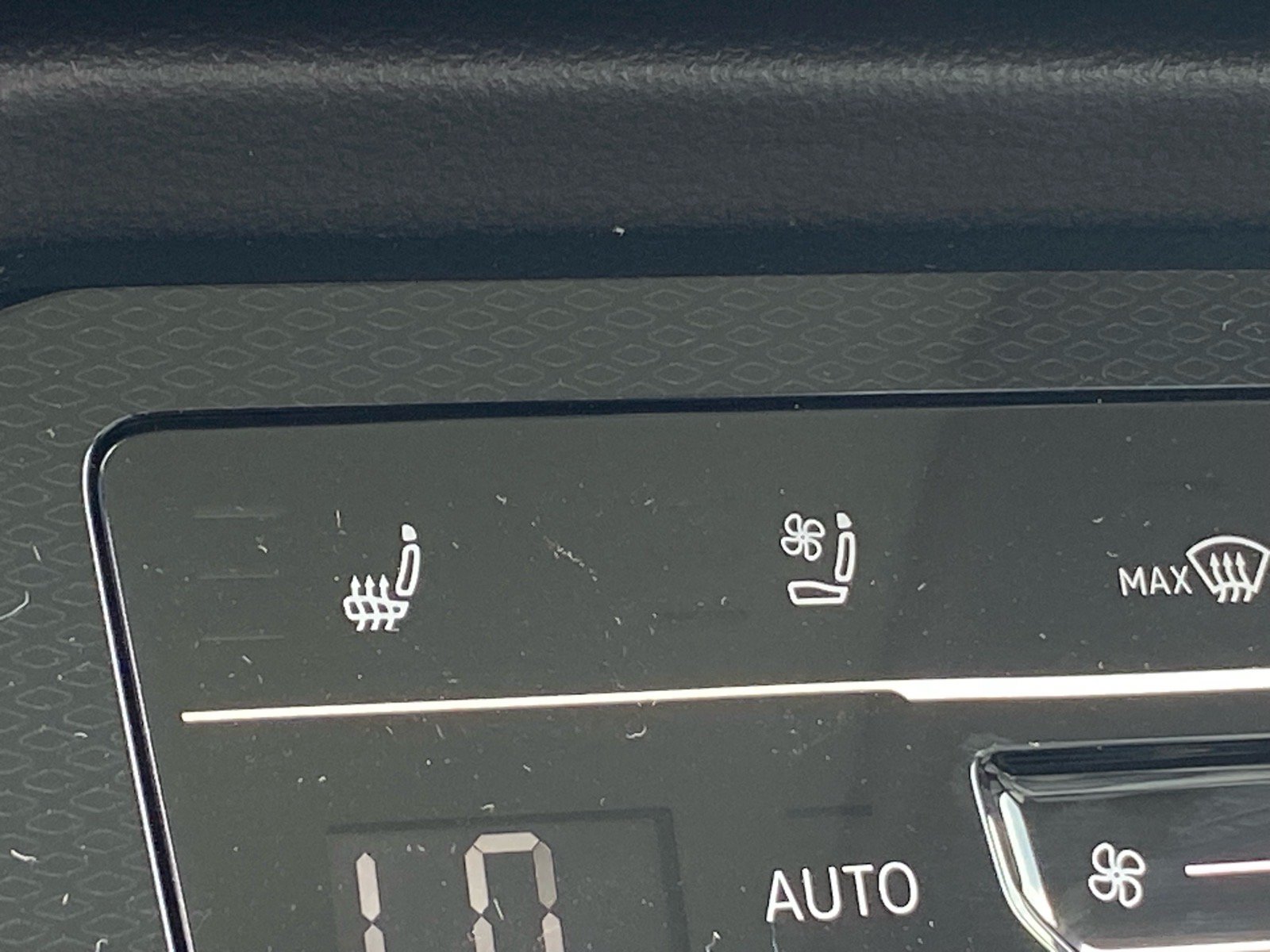 New 2026 Volkswagen Taos SEL AWD/4WD image 10