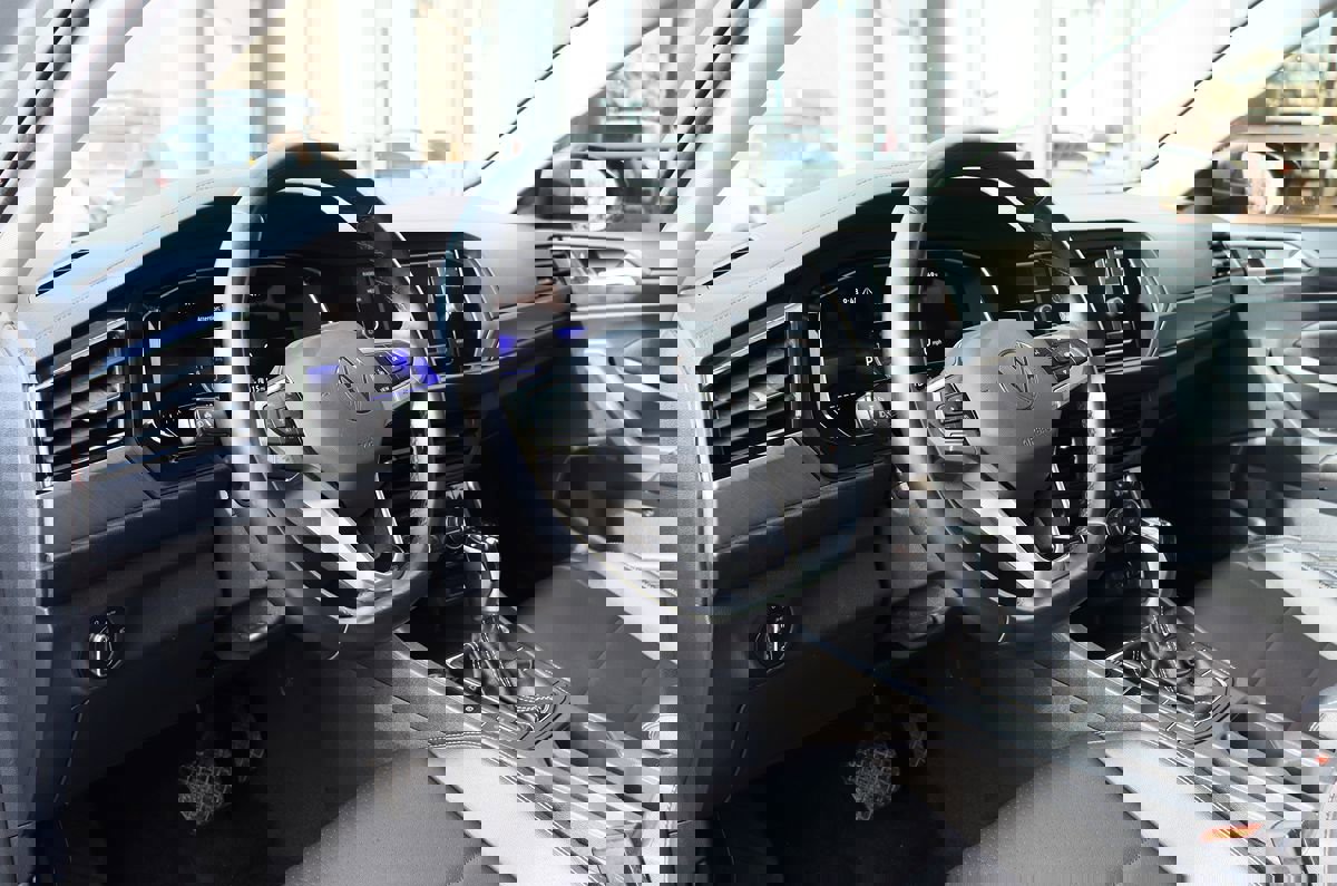 Used 2023 Volkswagen Jetta SE image 39