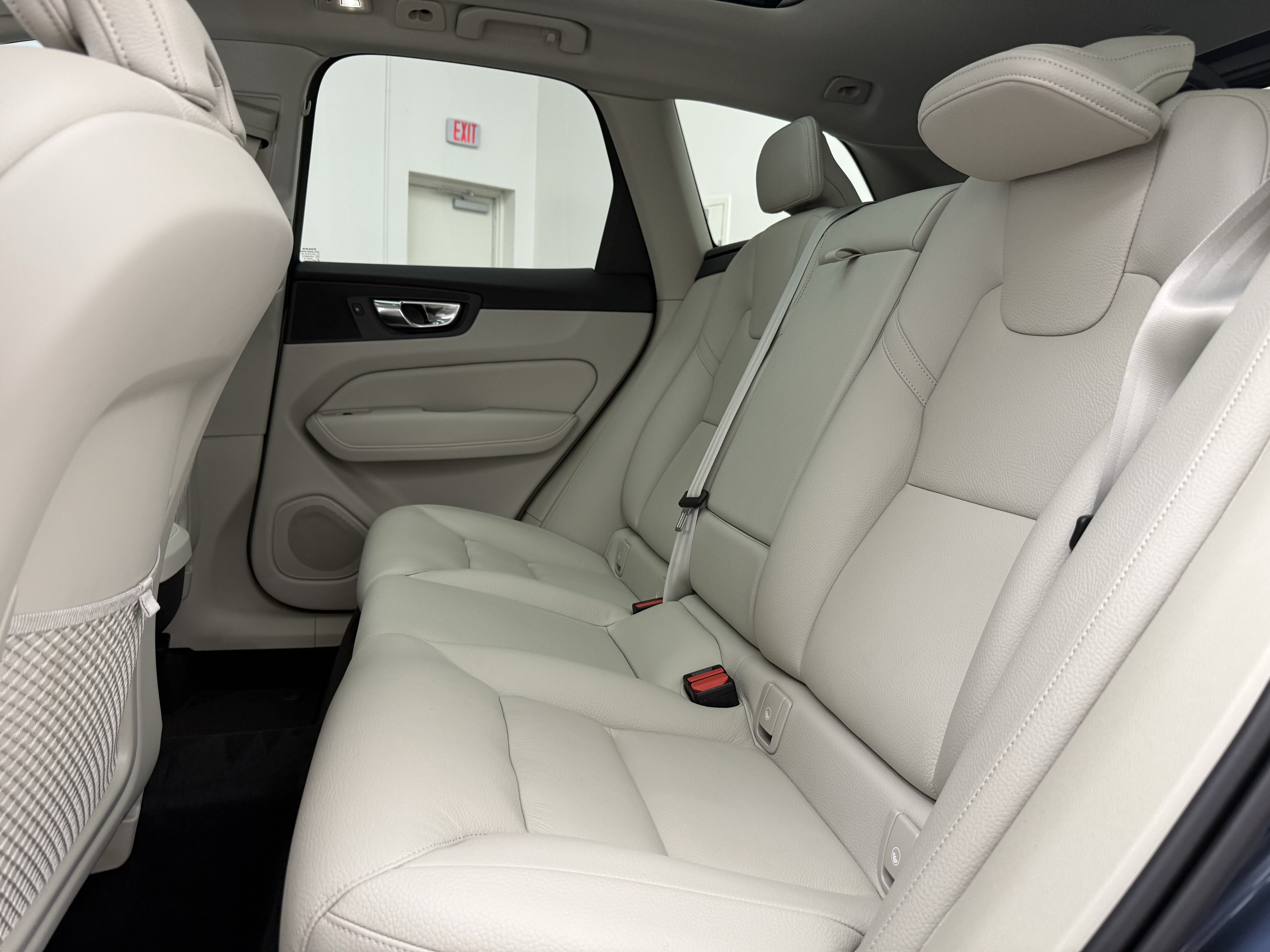 Used 2024 Volvo XC60 B5 Plus w/ Climate Package AWD/4WD image 26