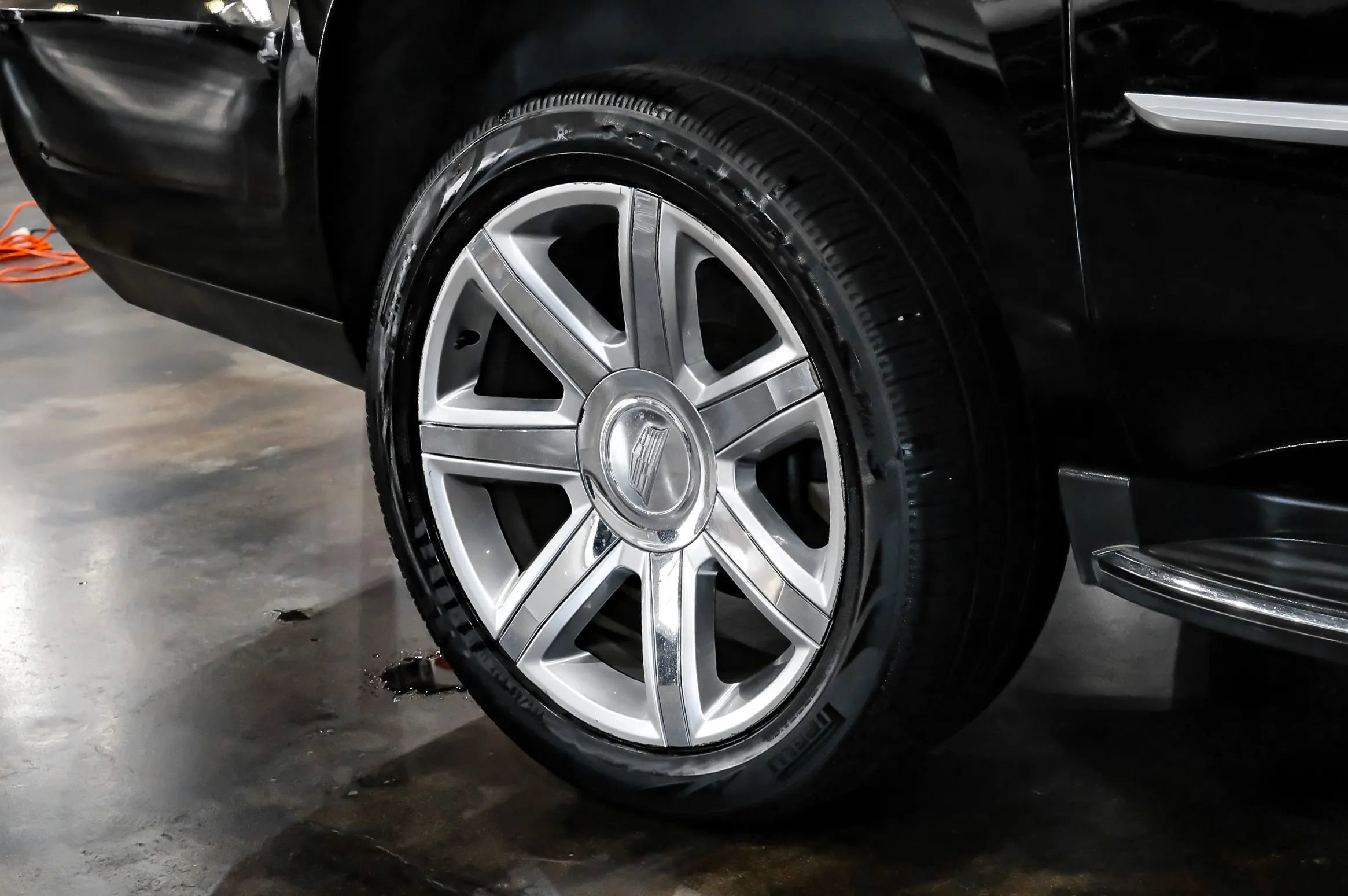 Used 2017 Cadillac Escalade ESV Luxury RWD image 65