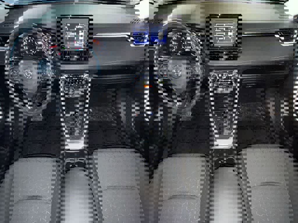 Used 2022 Toyota RAV4 XLE w/ Convenience Package image 24