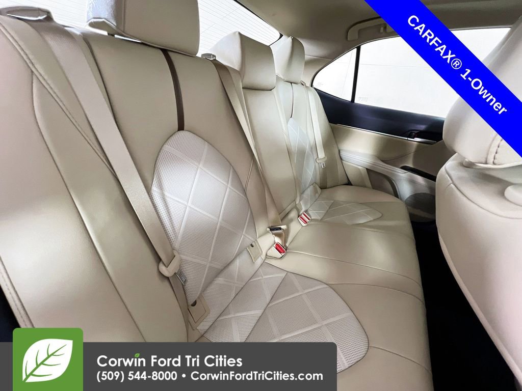 Used 2019 Toyota Camry XLE image 16