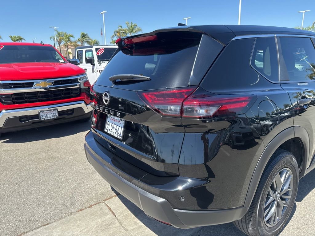 Used 2024 Nissan Rogue S FWD image 11
