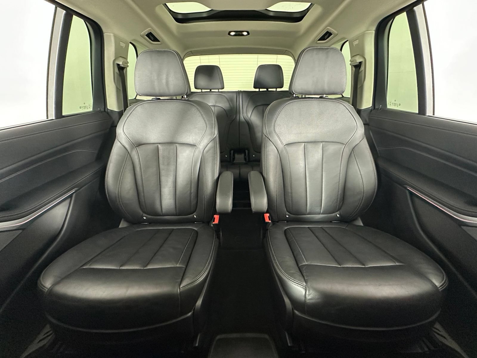 Used 2021 BMW X7 xDrive40i w/ Premium Package AWD/4WD image 4