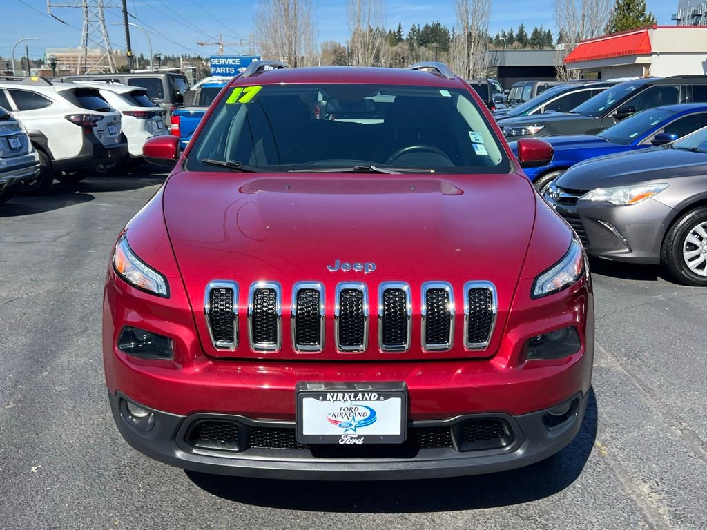 Used 2017 Jeep Cherokee Latitude image 5