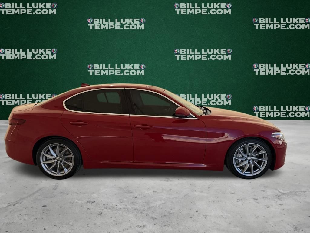 Used 2017 Alfa Romeo Giulia image 4