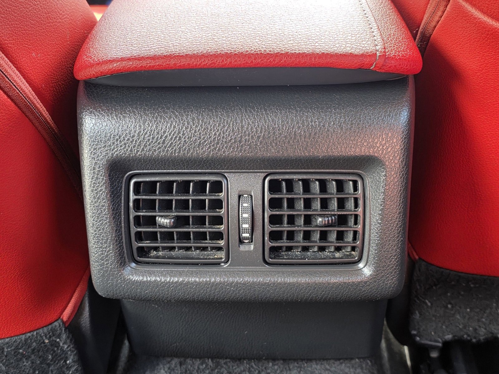 Used 2019 Toyota Camry XSE image 16