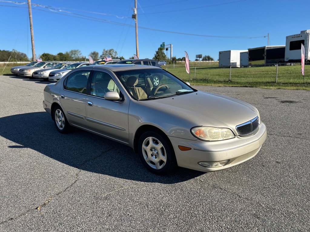 Used 2001 INFINITI I30 FWD image 2