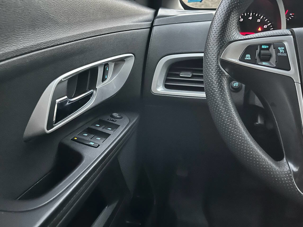 Used 2016 Chevrolet Equinox LT image 17