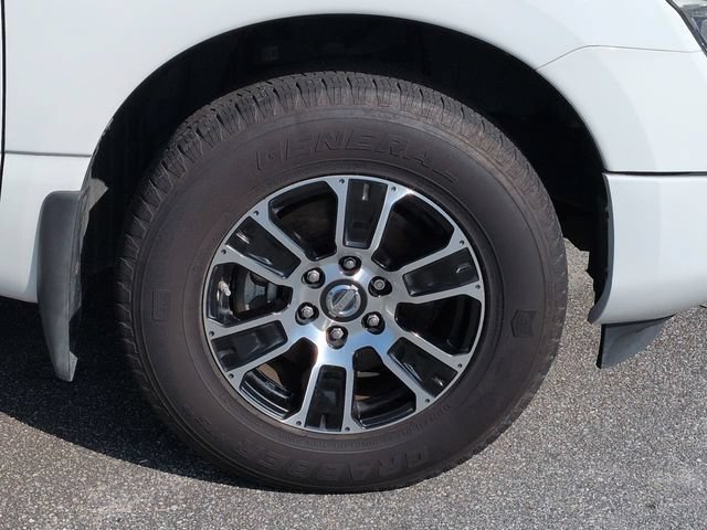 Used 2020 Nissan Titan SV w/ SV Convenience Package RWD image 11