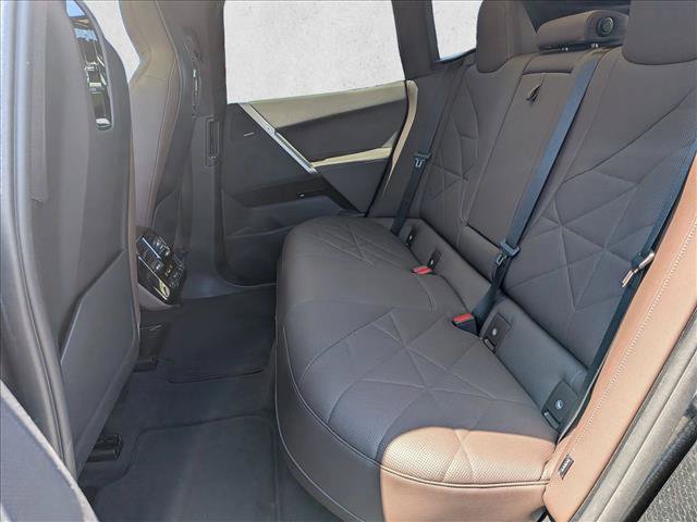 Used 2024 BMW iX xDrive50 w/ Premium Package AWD/4WD image 15