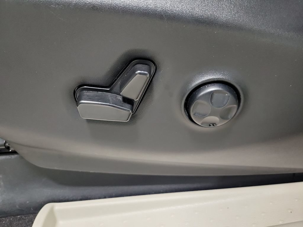 Certified 2023 Chrysler Pacifica Touring-L FWD image 29
