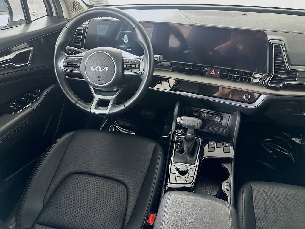 Used 2025 Kia Sportage EX w/ Premium Package image 17