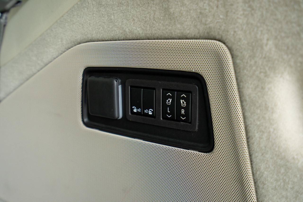 Used 2024 Cadillac Escalade Sport Platinum w/ LPO, ONYX Package AWD/4WD image 33