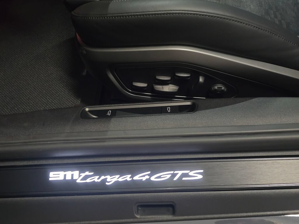 Used 2026 Porsche 911 Targa 4 GTS AWD/4WD image 36