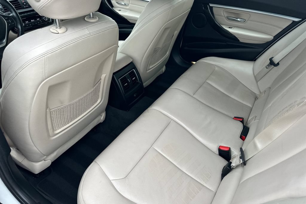 Used 2018 BMW 330i Sedan RWD image 12