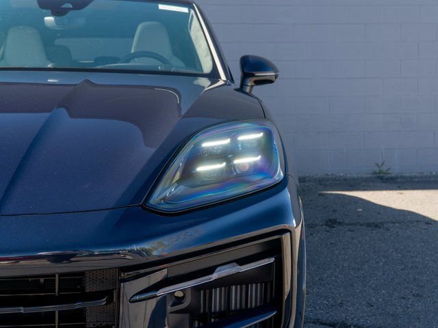 New 2026 Porsche Cayenne GTS image 11