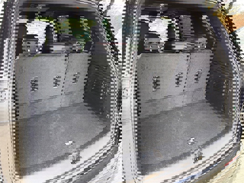 Used 2026 Chevrolet Traverse RS image 34