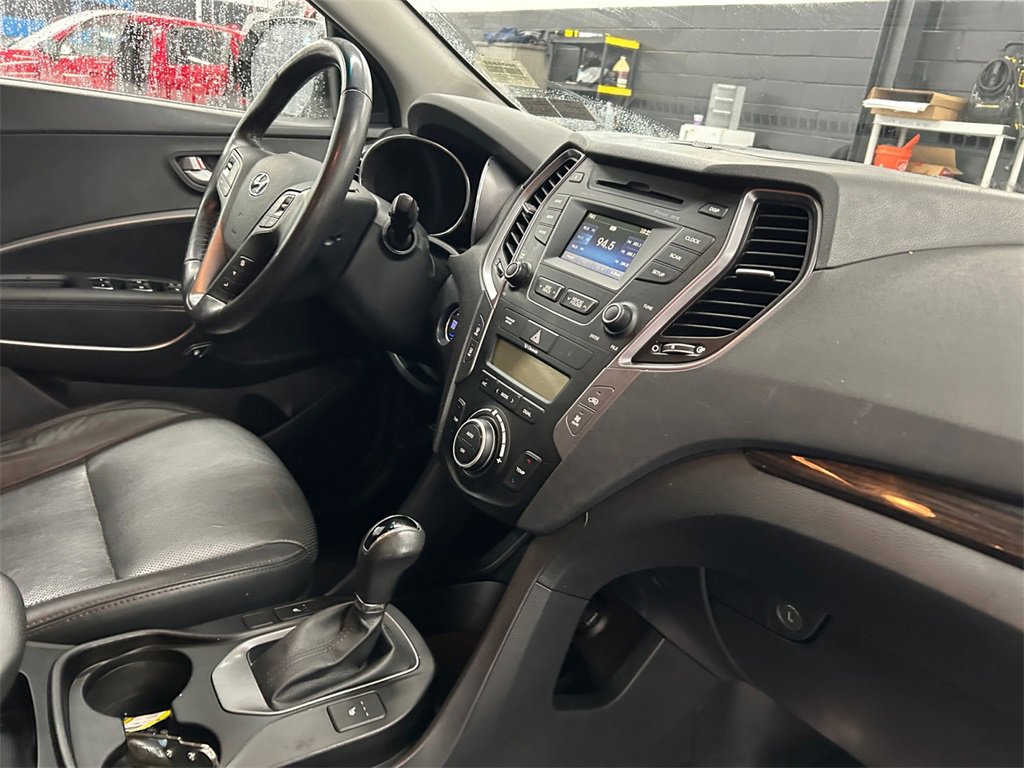 Used 2016 Hyundai Santa Fe SE w/ Option Group 02 image 17