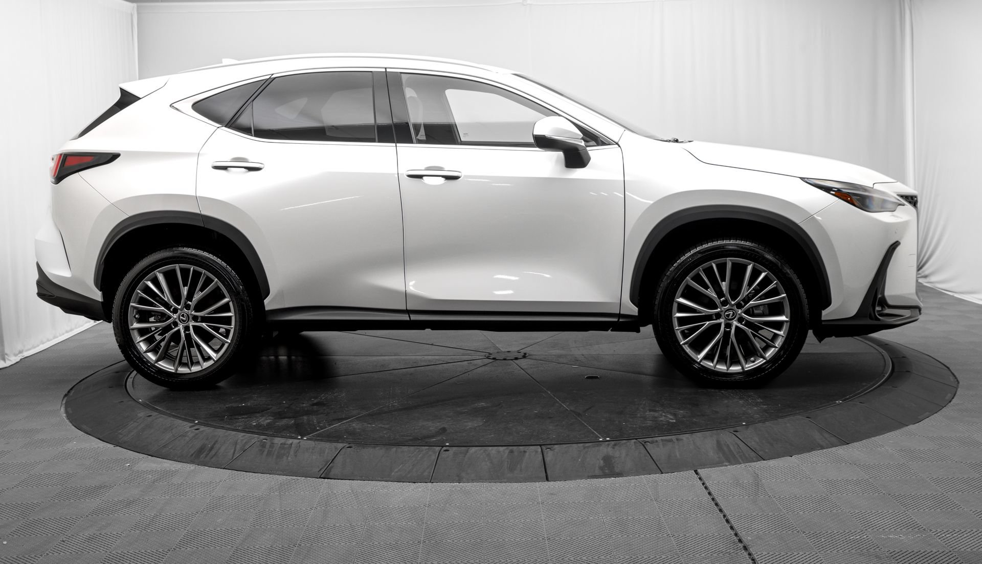 Used 2023 Lexus NX 350 AWD image 8