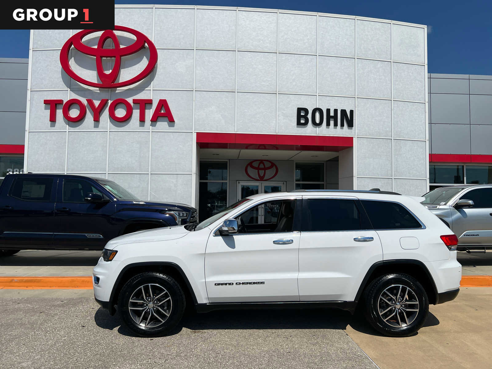 Used 2017 Jeep Grand Cherokee Limited w/ Luxury Group II