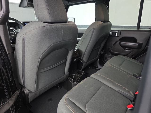 Used 2025 Jeep Wrangler Willys image 40