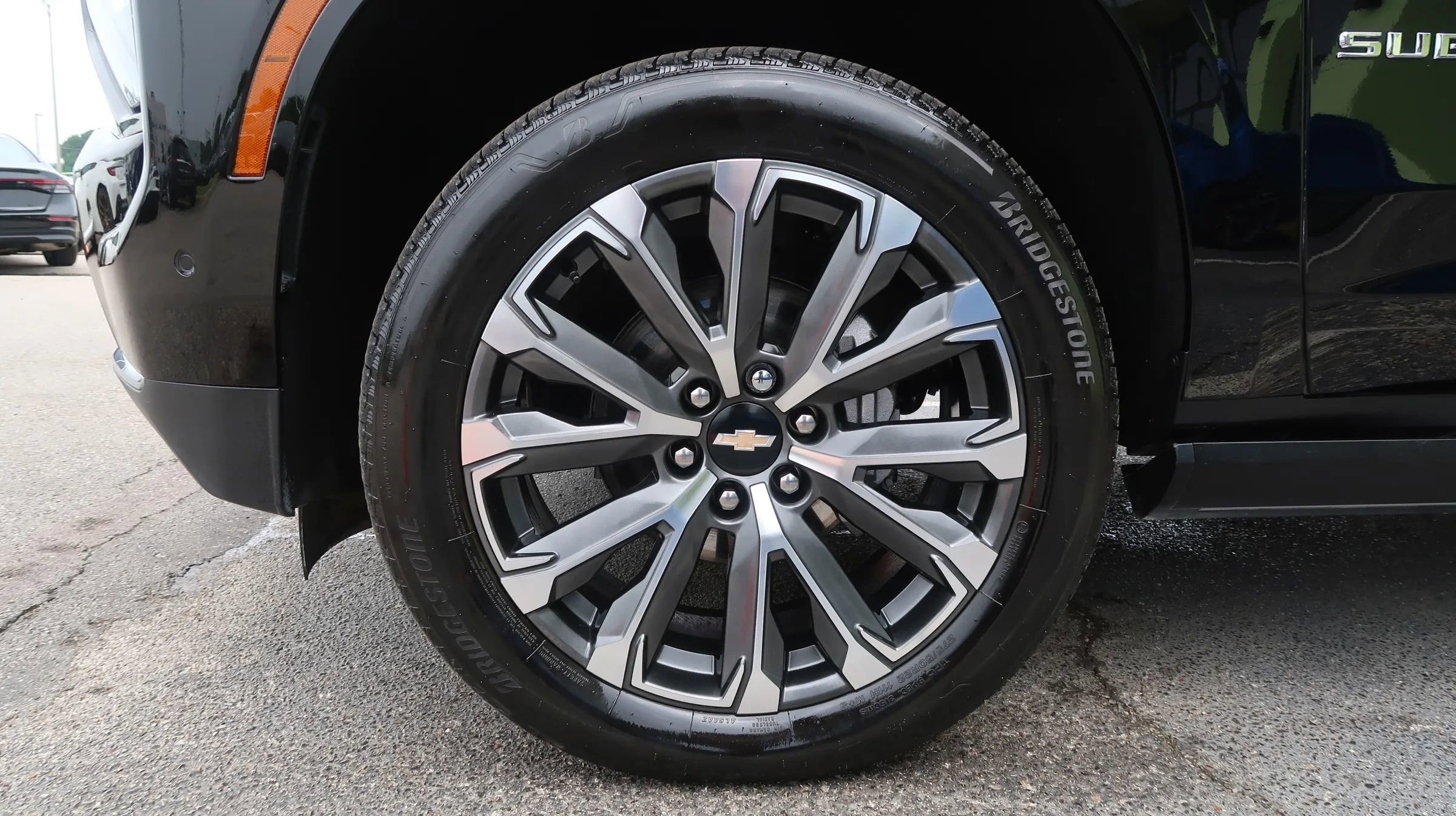 Used 2025 Chevrolet Suburban High Country RWD image 60