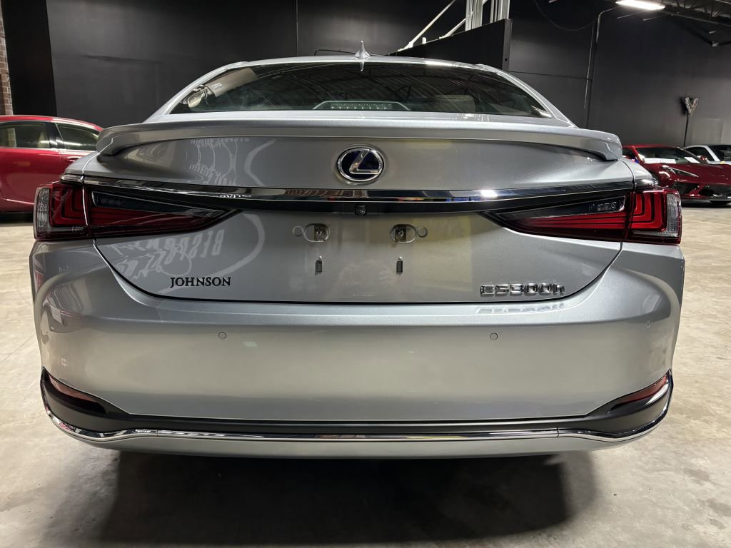 Used 2022 Lexus ES 300h w/ Premium Package FWD image 9