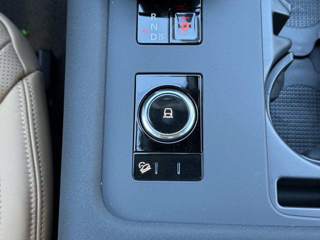 New 2026 Land Rover Discovery Limited Edition image 21