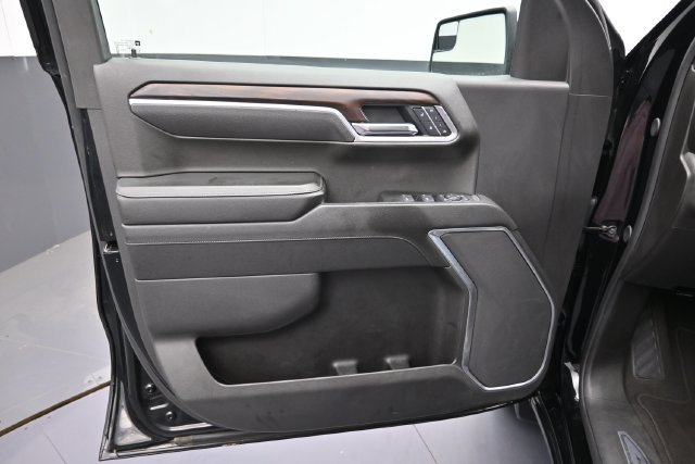 Used 2025 GMC Sierra 1500 SLT RWD image 16