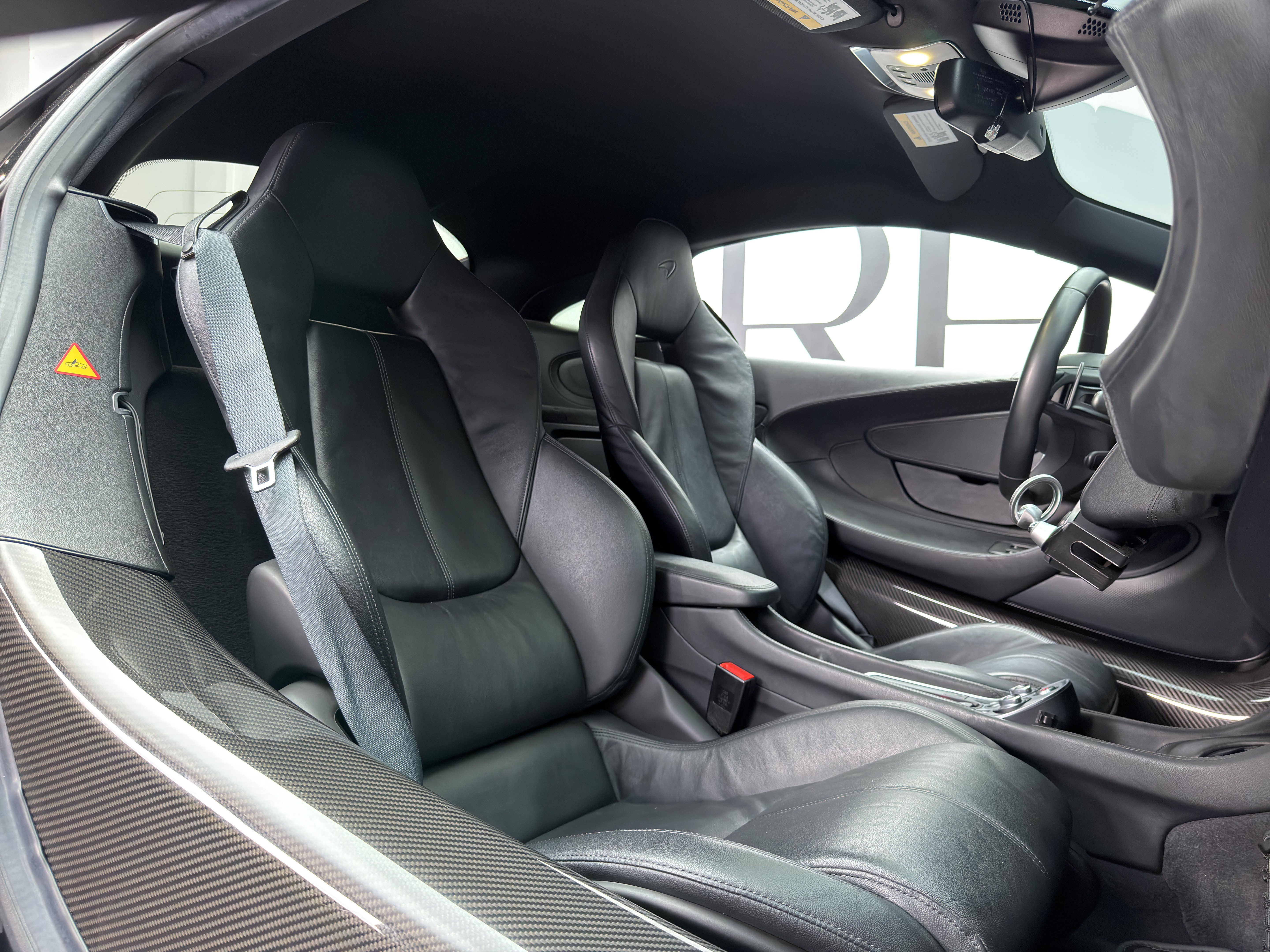 Used 2016 McLaren 570S Coupe RWD image 17