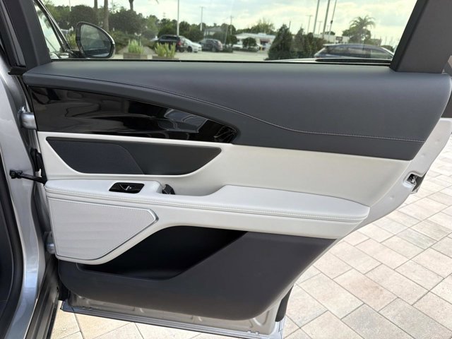 New 2026 Lincoln Nautilus Premier image 21