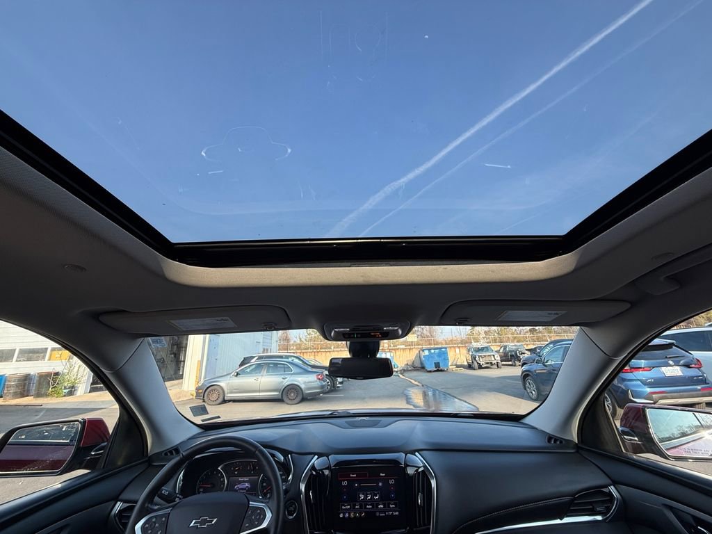 Used 2021 Chevrolet Traverse RS image 24