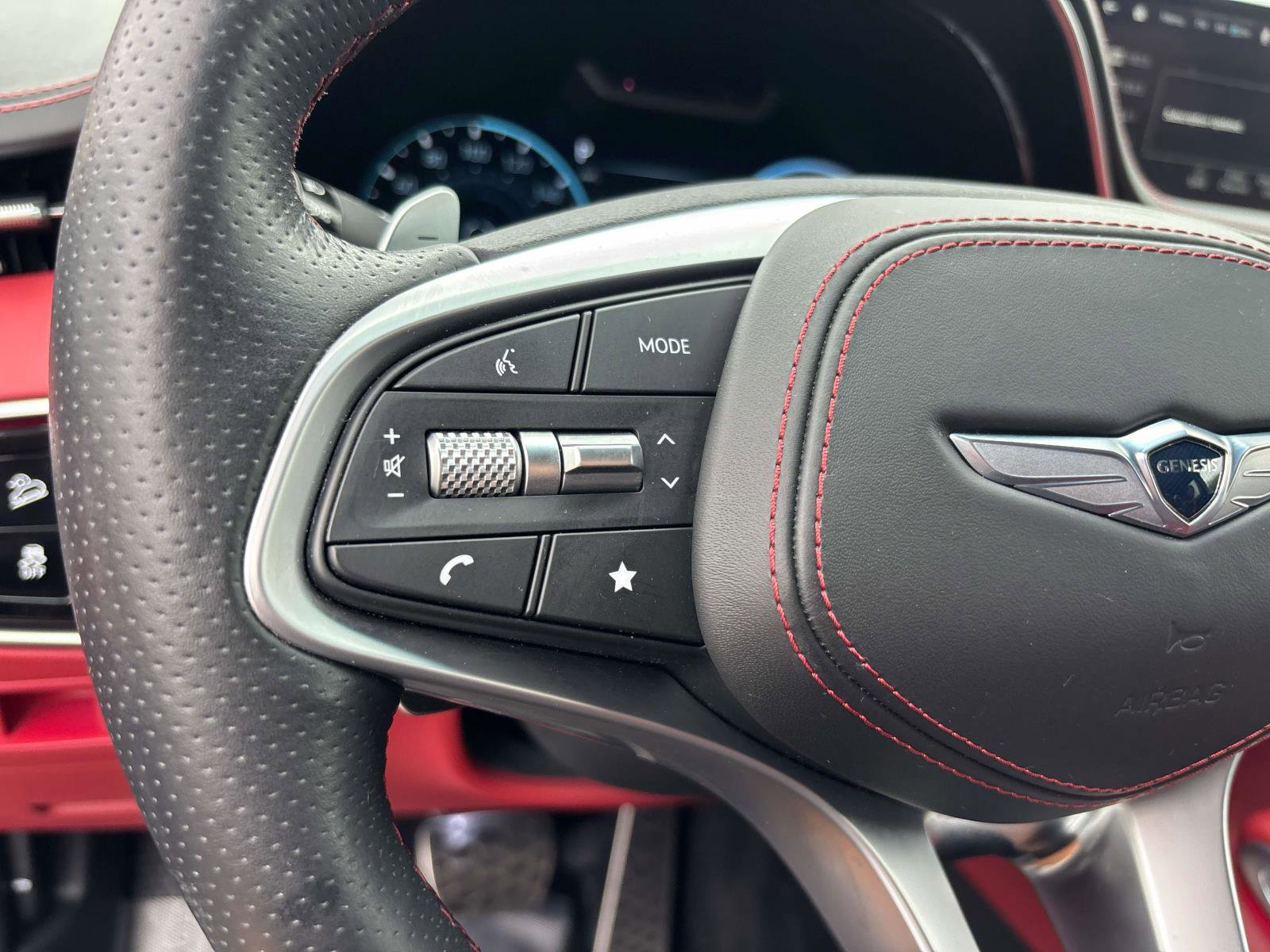 Used 2023 Genesis GV70 2.5T w/ Sport Prestige Package image 22