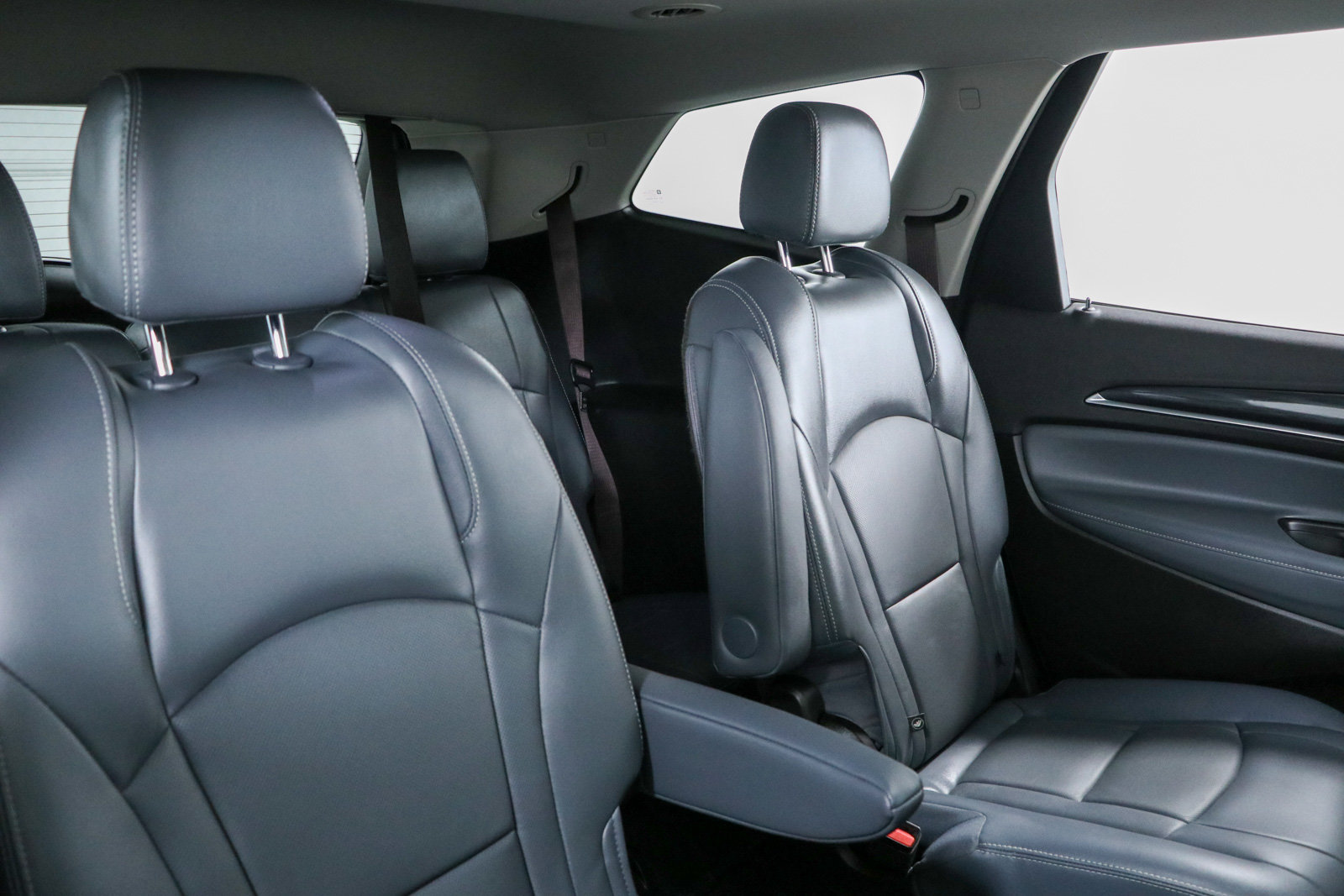 Used 2020 Buick Enclave Premium w/ Sun and Sites Package FWD image 30