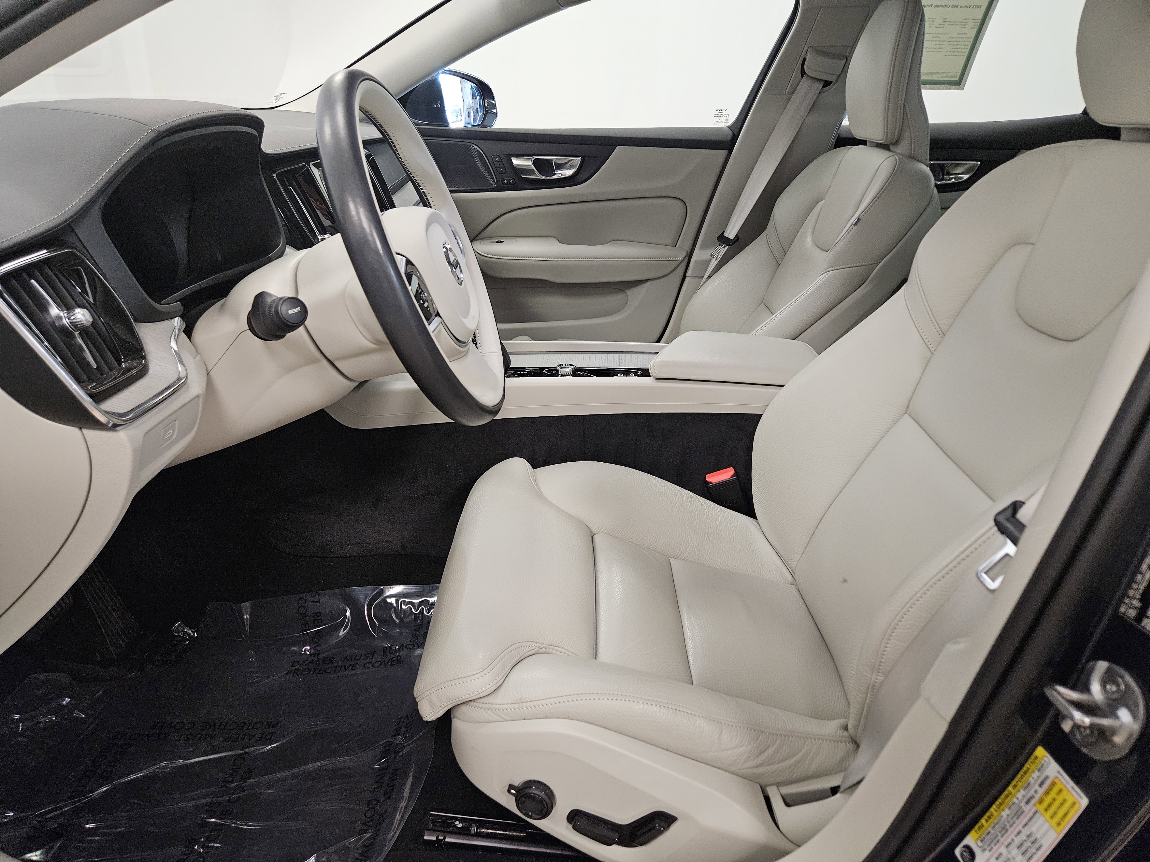 Used 2023 Volvo S60 B5 Ultimate w/ Climate Package image 8