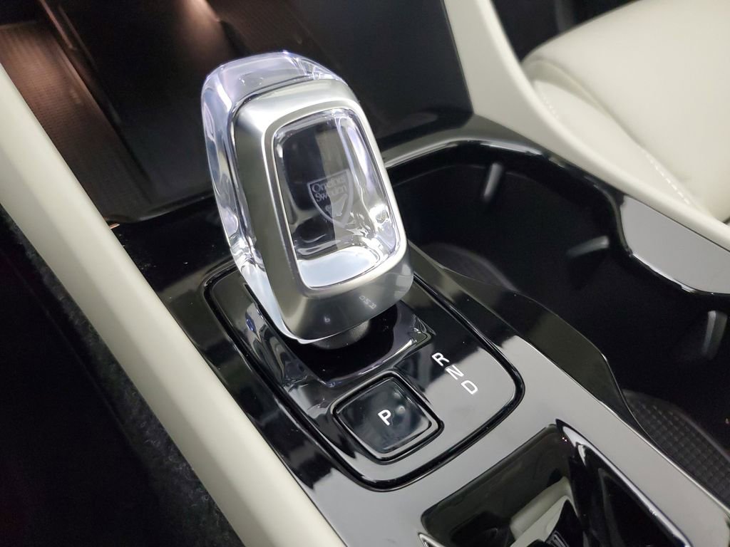 Certified 2026 Volvo XC40 B5 Plus w/ Protection Package Premier image 34