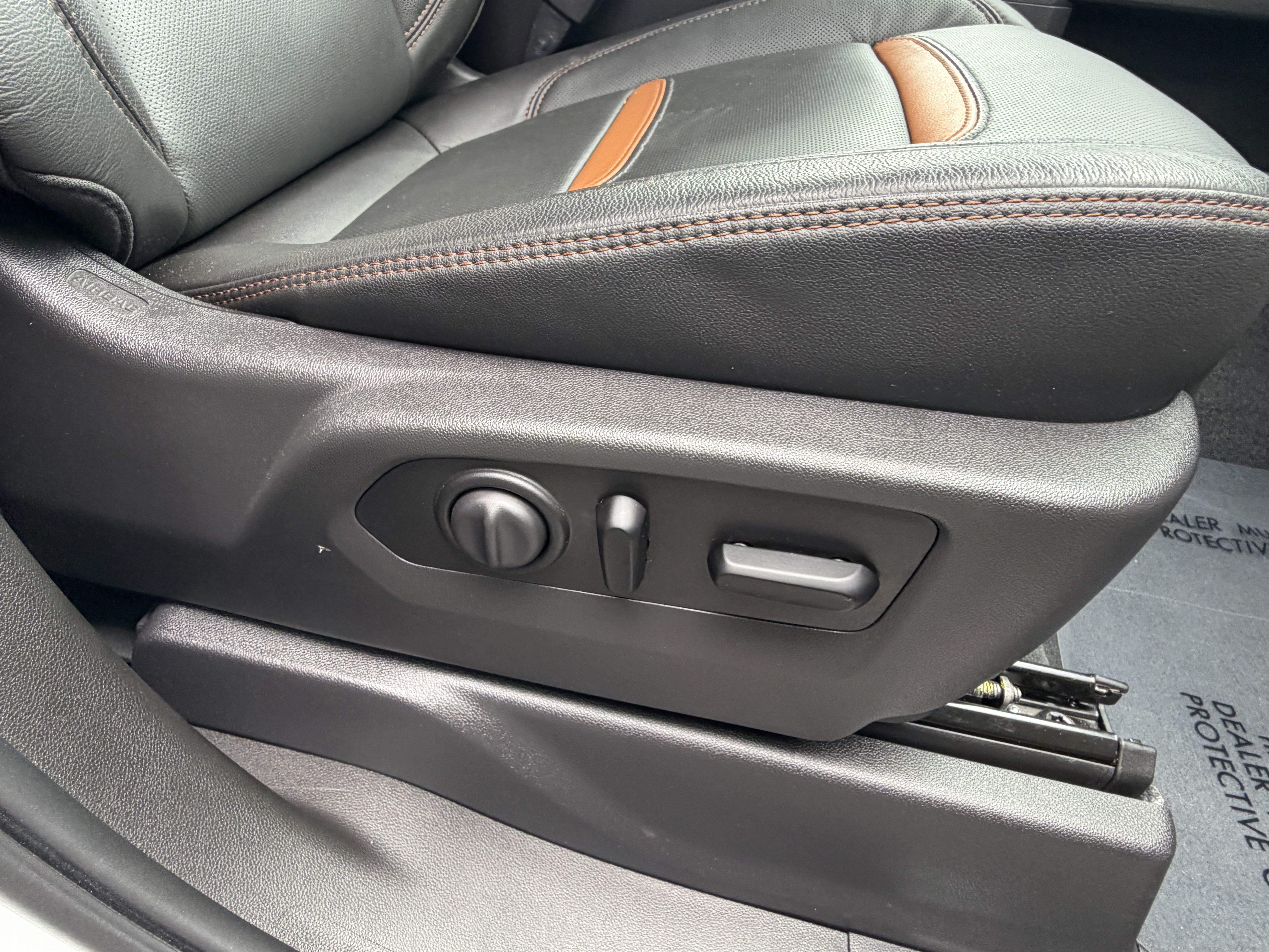Used 2020 GMC Sierra 1500 AT4 w/ AT4 Premium Package AWD/4WD image 20