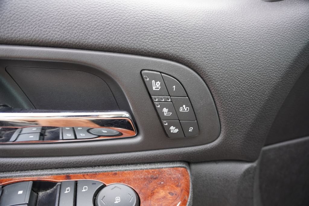 Used 2013 Chevrolet Tahoe LTZ AWD/4WD image 8