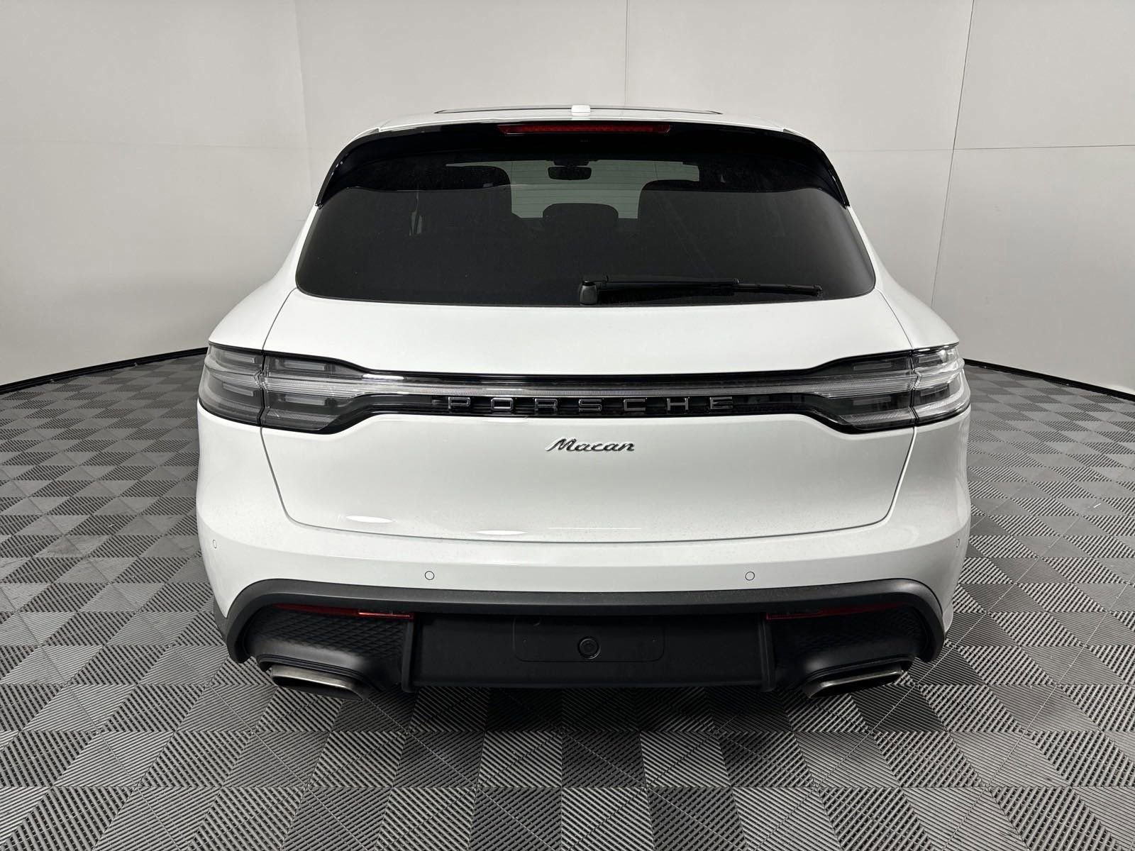 New 2025 Porsche Macan image 10