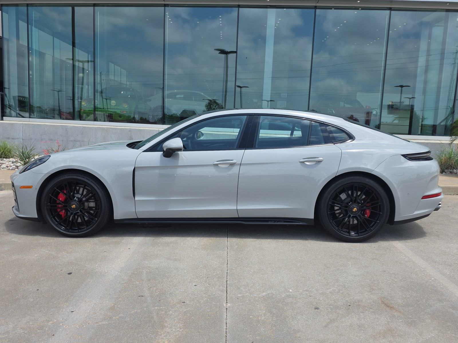 Certified 2025 Porsche Panamera GTS AWD/4WD image 2