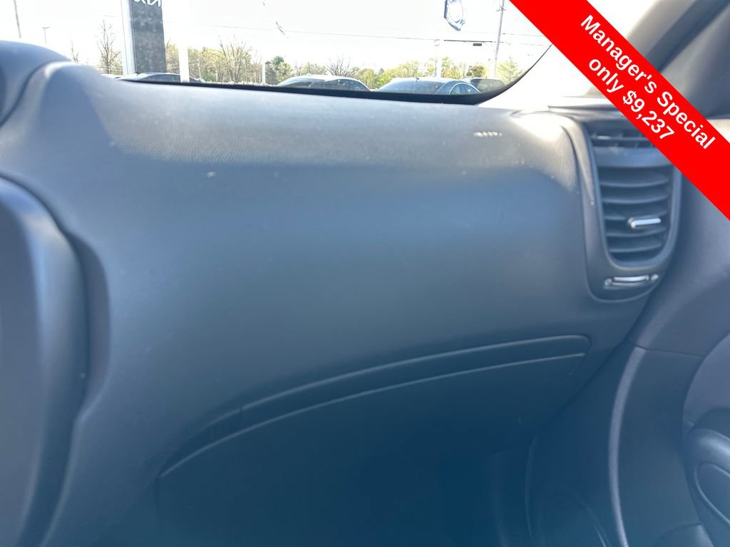 Used 2016 Kia Soul + image 23
