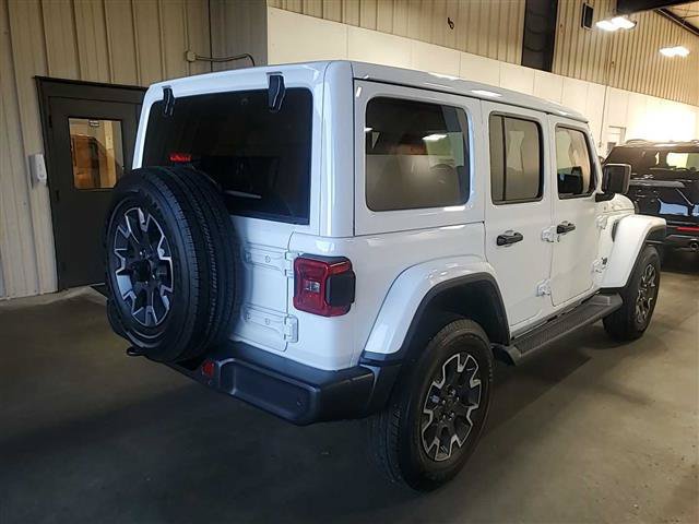 Used 2025 Jeep Wrangler Unlimited Sahara w/ Safety Group AWD/4WD image 10