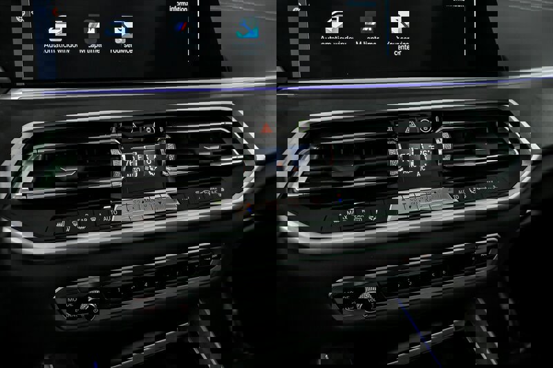 Used 2022 BMW X5 xDrive40i w/ Premium Package image 32